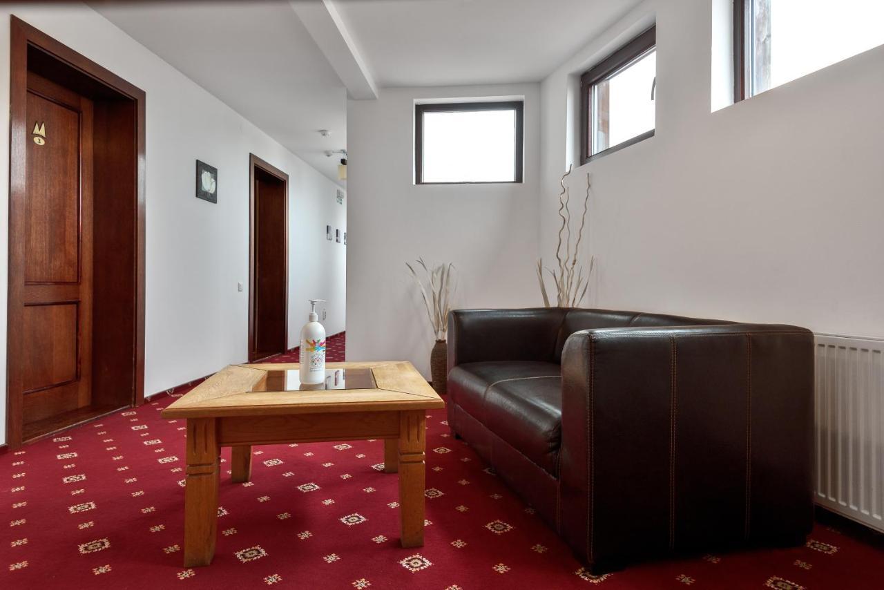 Отель Casa Muntelui Фундата Экстерьер фото