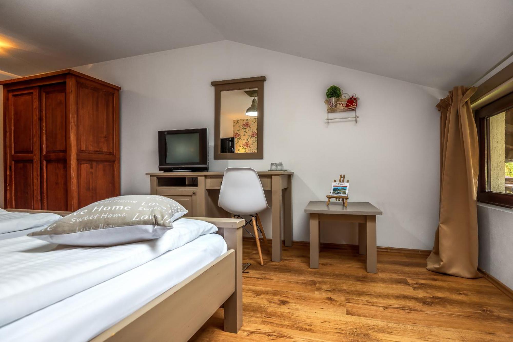 Отель Casa Muntelui Фундата Экстерьер фото